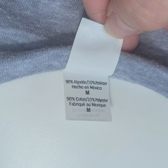 FREE with bundle! Tultex gray distressed Union Jack graphic V-neck tee size M - Picture 6 of 7